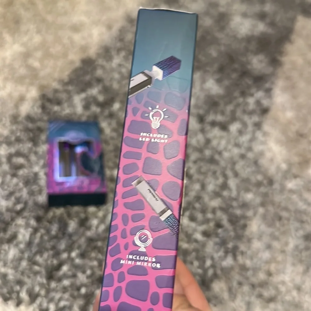 PROFUSION COSMETICS JURASSIC WORLD LIGHT UP! LIP KIT LOT OF 2